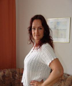 <p class='ppt-number'> 221 779 + PIN 073</p><p class='ppt-pricing-de'>1,99 Euro/Min.</p>