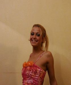 <p class='ppt-number'>221 779 + PIN 360</p><p class='ppt-pricing-de'>1,99 Euro/Min.</p>