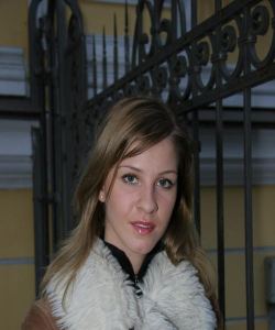 <p class='ppt-number'>221 779 + PIN 433</p><p class='ppt-pricing-de'>1,99 Euro/Min.</p>