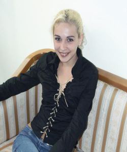 <p class='ppt-number'> 221 779 + PIN 073</p><p class='ppt-pricing-de'>1,99 Euro/Min.</p>