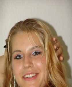 <p class='ppt-number'>221 779 + PIN 360</p><p class='ppt-pricing-de'>1,99 Euro/Min.</p>