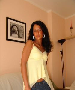 <p class='ppt-number'> 221 779 + PIN 360</p><p class='ppt-pricing-de'>1,99 Euro/Min.</p>